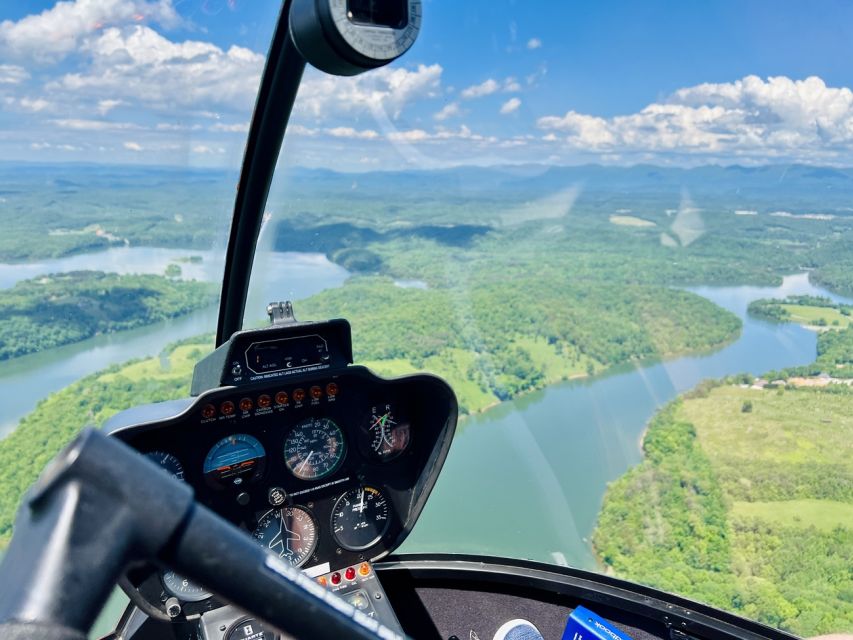 Nashville: Downtown Helicopter Experience - Takeoff and the first view of Nashville