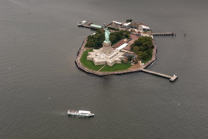 New York City Grand Island Helicopter Tour - Taking off from the Downtown Manhattan Heliport
