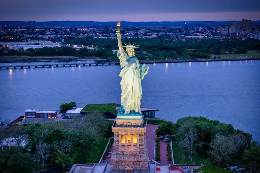 New York City: Romantic Helicopter Proposal - Choosing between 30 and 45 minutes