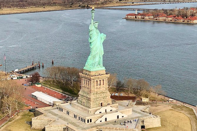 New York City Skyline Helicopter Tour from New Jersey - Lower Manhattan from above