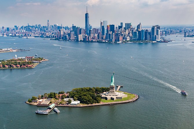 New York Manhattan Scenic Helicopter Tour - Taking off from the Downtown Manhattan Heliport