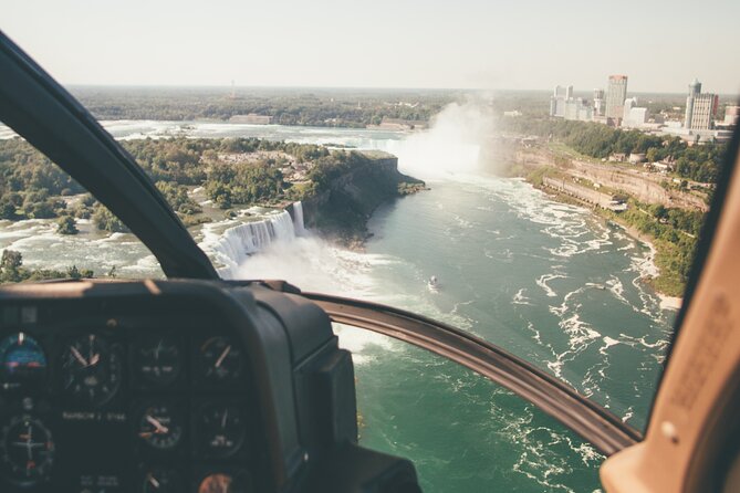 NF USA - Luxury Helicopter Tour with Maid of the Mist & Lunch - The Maid of the Mist brings you into the spray