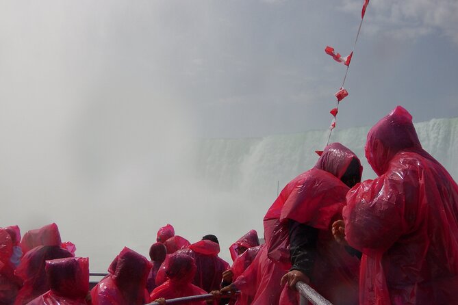 Niagara Falls Canada: Helicopter + Boat + Lunch & more US Pick-up - Voyage to the Falls by boat