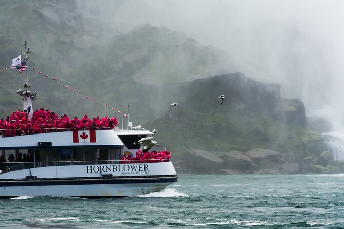 Niagara Falls Canada: Helicopter + Boat + Lunch & more US Pick-up - Table Rock and the first look at Horseshoe Falls