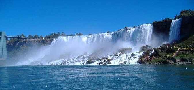 Niagara Falls VIP Private SUV Tour: Helicopter & Boat included - Leaving Toronto in a Private SUV
