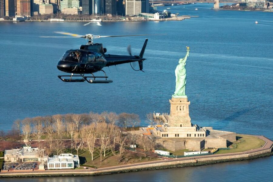 NYC: Big Apple Helicopter Tour - Manhattan’s skyline from a premium seat