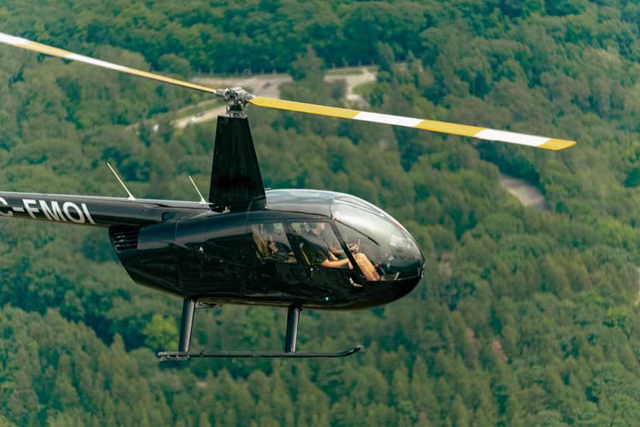 Ottawa: Panoramic helicopter flight (Gatineau Park + downtown) - Key points to know before you book