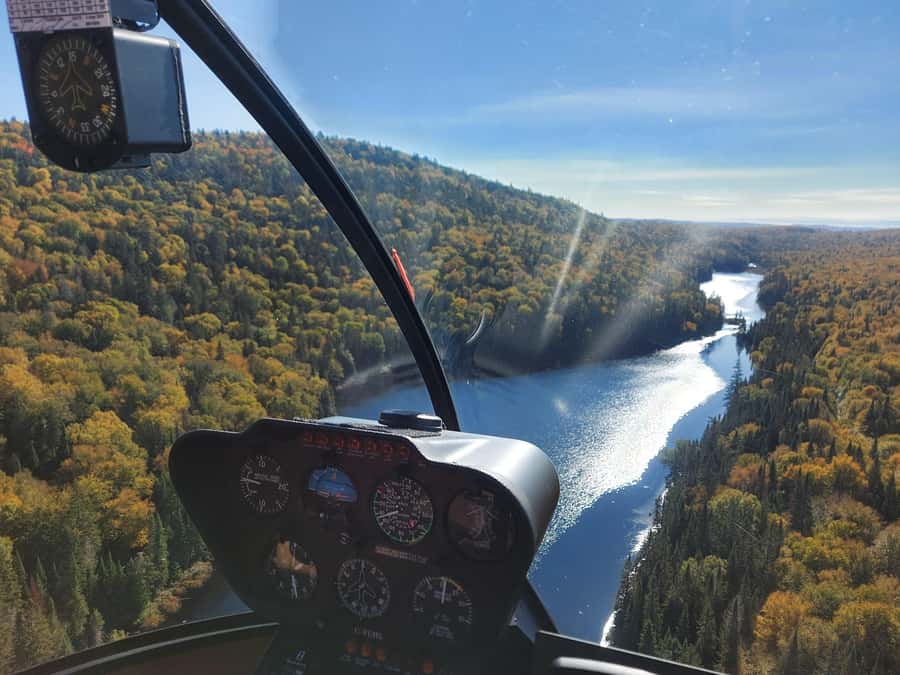 Ottawa: Panoramic helicopter flight (Gatineau Park + downtown) - The 10-minute flight: a quick view of Ottawa