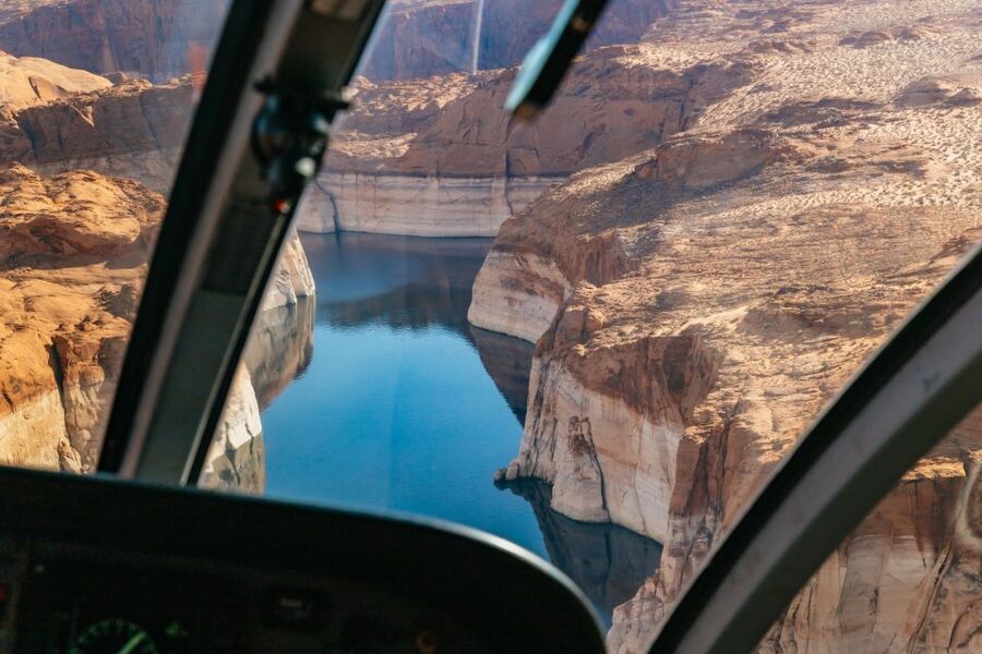 Page: Horseshoe Bend Helicopter Flight & Tower Butte Landing - The return flight to Page