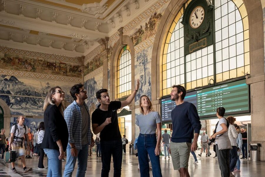 Porto: Helicopter Ride, Guided Walking Tour & River Cruise - São Bento Station and the city walk