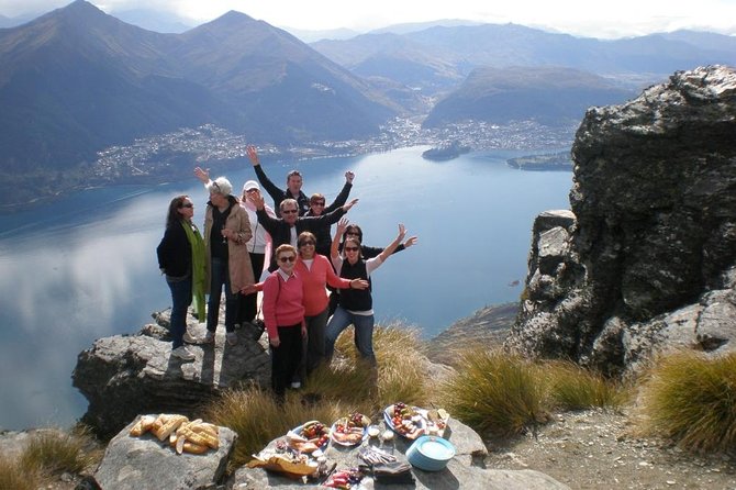 Private Champagne Picnic on a Peak with Helicopter Ride - Cecil Peak and the 180-degree mountain view