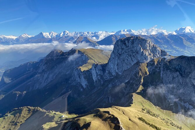 Private helicopter flight to Stockhorn mountain, with view to the Swiss Alps - Belp Berg and the approach to Bern