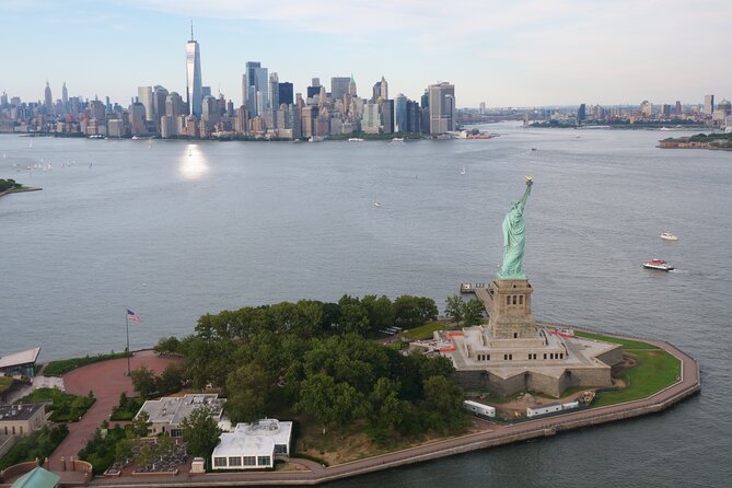 Private New York City Helicopter Tour for 2-6 from Westchester - The 30-minute check-in and preflight