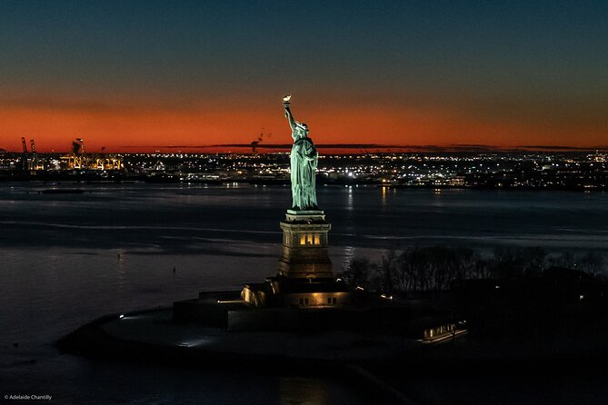 Private New York City Helicopter Tour for Couples from Westchester - Timing your flight for sunset and city lights