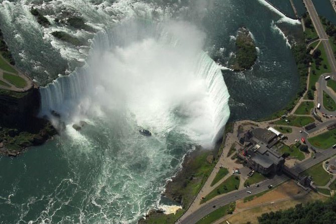 Private Tour: Romantic Niagara Falls Helicopter Flight - Why the helicopter view is different