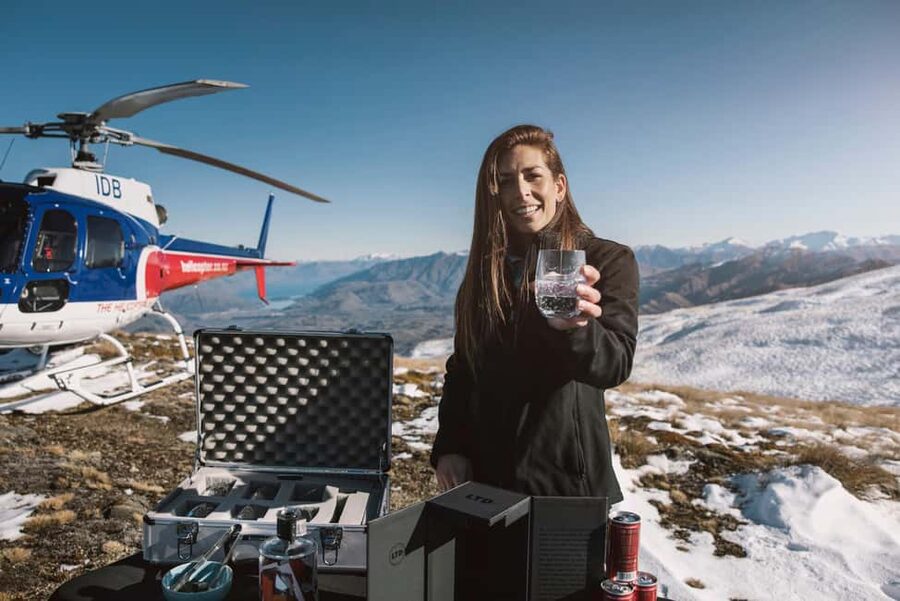 Queenstown: Helicopter Flight and Gin Tasting Tour - Key points at a glance