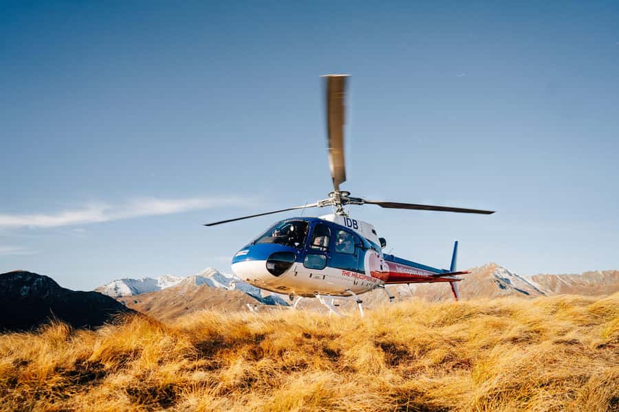 Queenstown: Pilot's Choice Helicopter Tour & Alpine Landing - The seven-minute return flight completes the picture