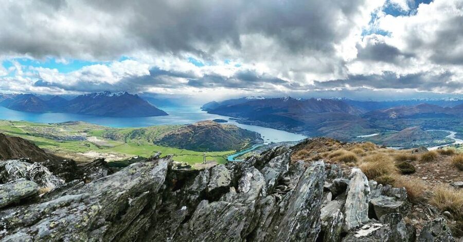 Queenstown: Remarkables Helicopter Flight & Alpine Landing - Seeing glaciers shape the valleys below