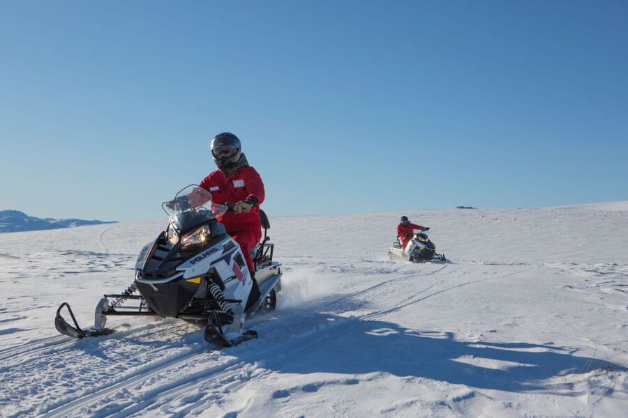 Queenstown: Snowmobiling Experience with Helicopter Flight - Should you book the Garvie Mountain snowmobile and helicopter tour?