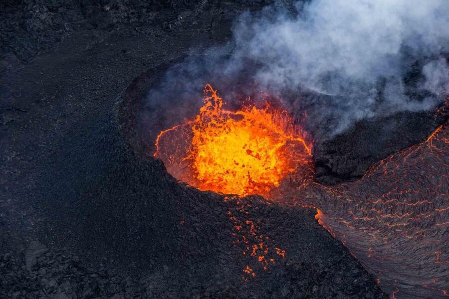 Reykjavik: 45-Minute Volcano Sightseeing Helicopter Tour - Weather, lava, and the risk of cancellation