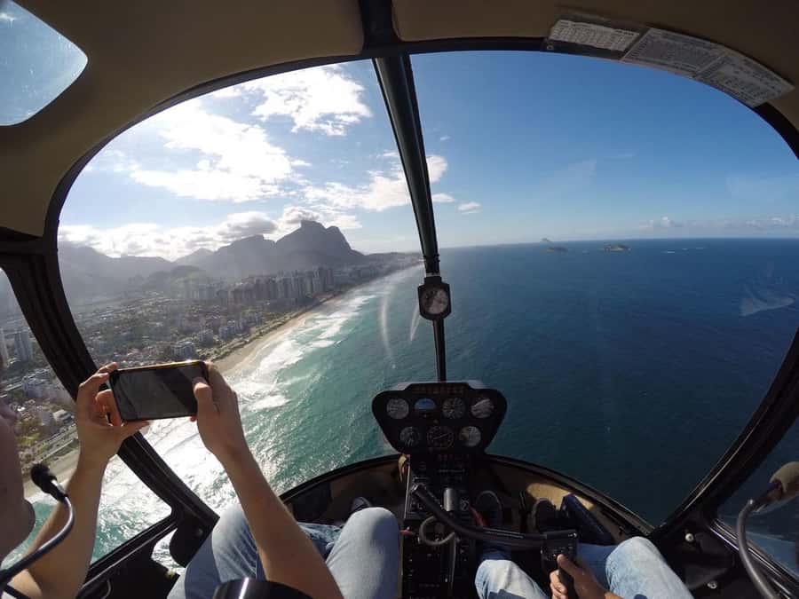 Rio de Janeiro: 45-Min Helicopter Tour with Transfer - Maracanã Stadium and Christ the Redeemer