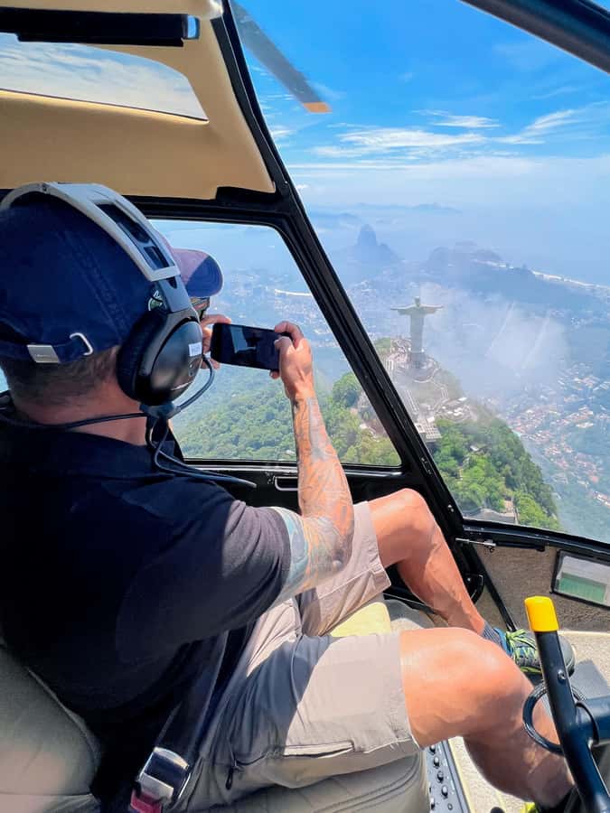 Rio de Janeiro: Helicopter Flight Christ the Redeemer 30 min - São Conrado and the city’s sharp contrasts