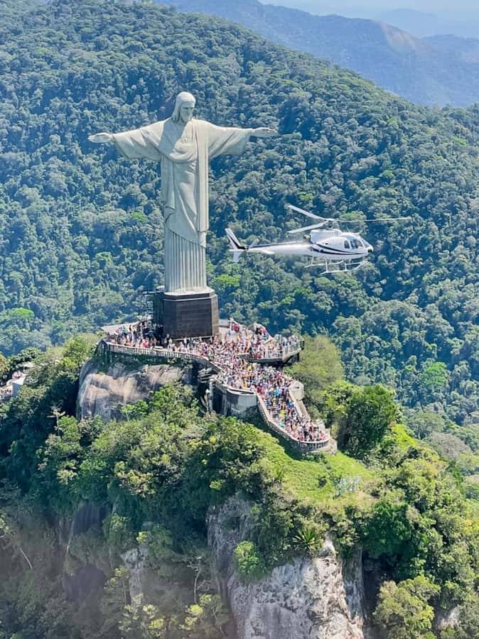 Rio de Janeiro: Helicopter Flight Christ the Redeemer 30 min - The lagoon, racecourse, and Tijuca Forest