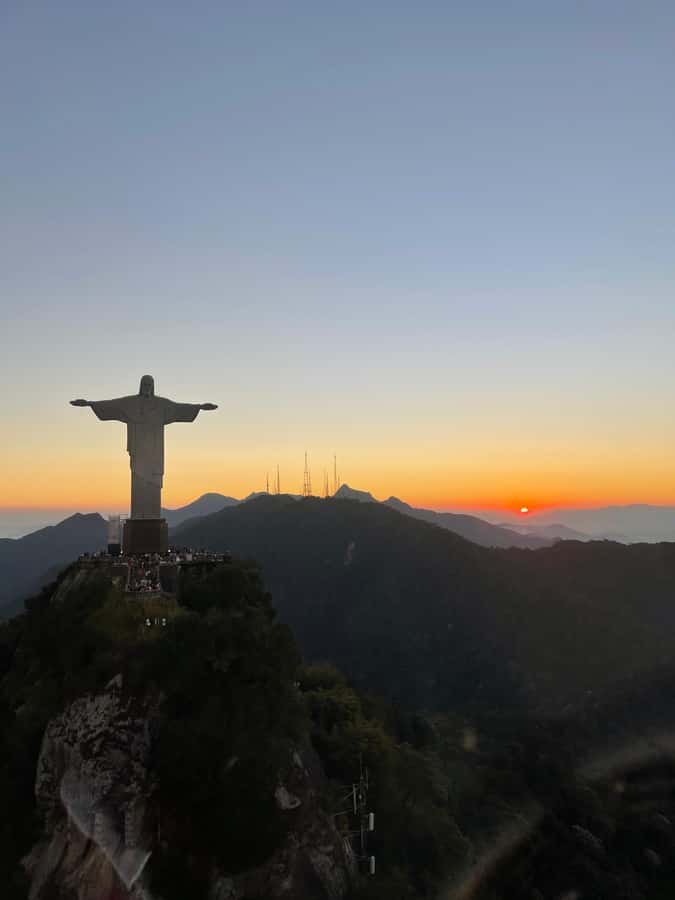 Rio De Janeiro Helicopter Flight Tour - Languages, group size, and what to bring