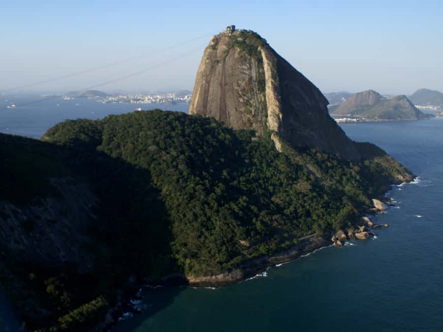 Rio de Janeiro: Sugar Loaf with Lunch and Helicopter Flight - Crossing Aterro do Flamengo toward Urca