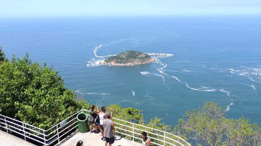 Rio de Janeiro: Sugar Loaf with Lunch and Helicopter Flight - Barbecue lunch after the mountain