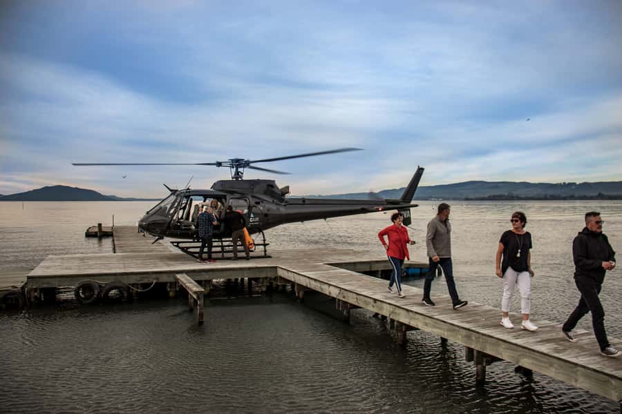 Rotorua: Helicopter Flight and Guided Walk on Mt Tarawera - What the commentary adds