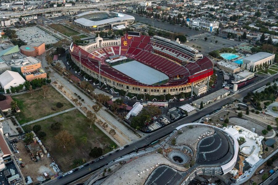 Santa Monica: Hollywood & Beyond Helicopter Tour - Downtown Los Angeles, Dodger Stadium, and the sports venues