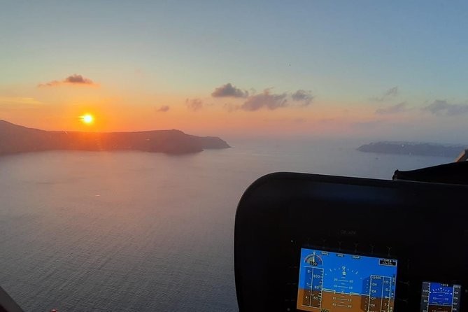 Shared Helicopter Tour Santorini 20 minutes - 2 passengers - Akrotiri and the story beneath the island
