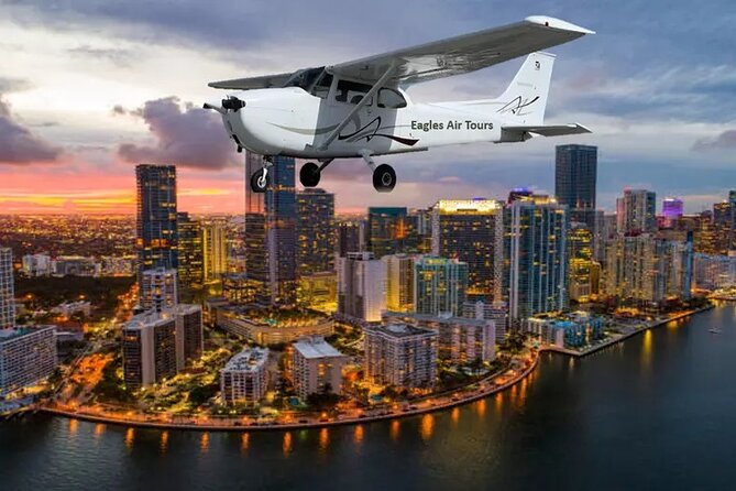 South Beach Miami Aerial Tour : Beaches, Mansions and Skyline - Pilot narration and the private group format