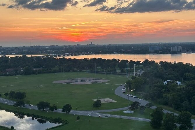 Sunset Helicopter Experience in Downtown Detroit - How the pilot shapes the flight