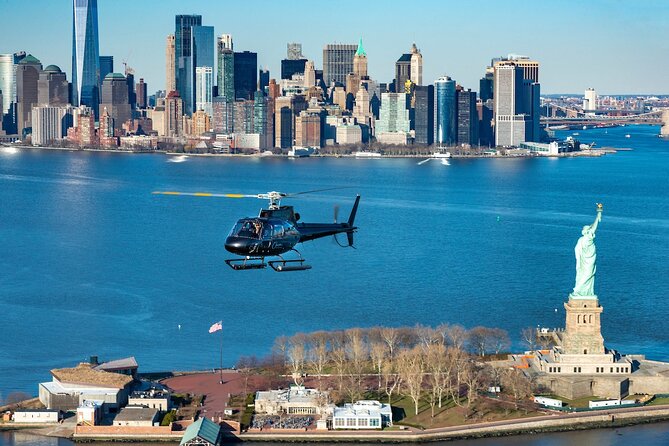 The Big Apple Helicopter Tour of New York City - Uptown to Columbia University and Yankee Stadium