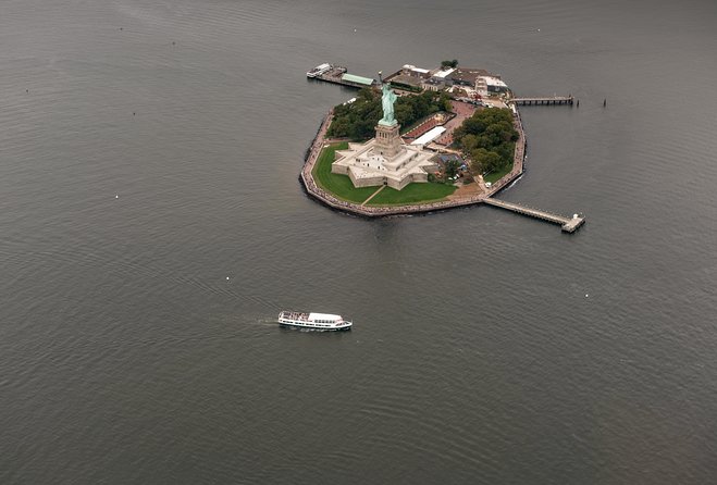 The Manhattan Helicopter Tour of New York - Lower Manhattan from the air