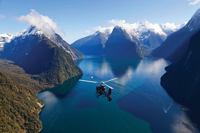 The Ultimate Milford Sound Experience by Helicopter from Queenstown - Crossing the Southern Alps toward Fiordland