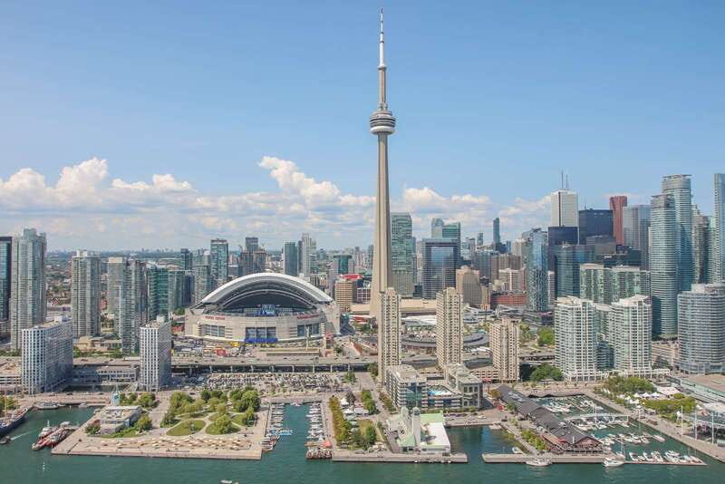 Toronto: Private Helicopter Tour for Two - Starting at Billy Bishop Airport