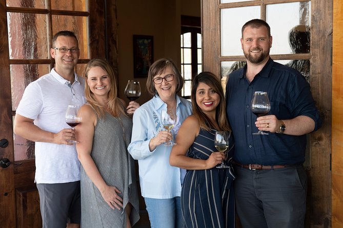 Tour DeVine by Heli - Helicopter Wine Tour - Why the small group matters