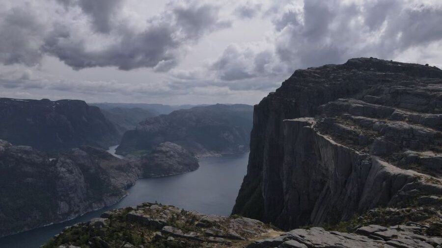 Trolltunga Helicopter & Waterfalss Sightseeing From Bergen - The van ride is part of the experience