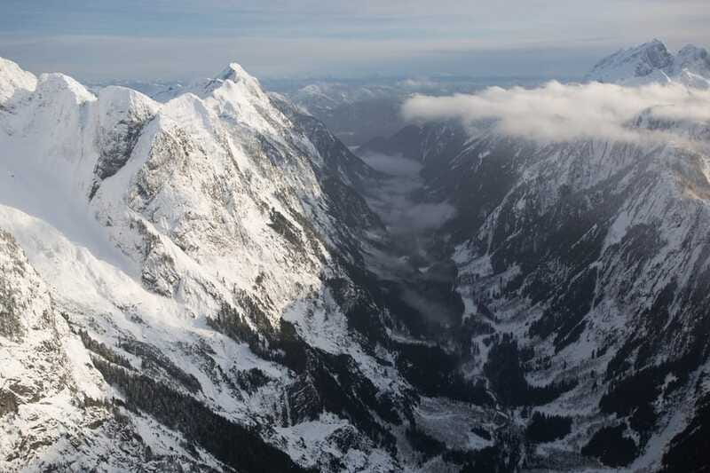 Vancouver: BC Backcountry Helicopter Tour - The scenery: mountains, forests, lakes, and waterfalls