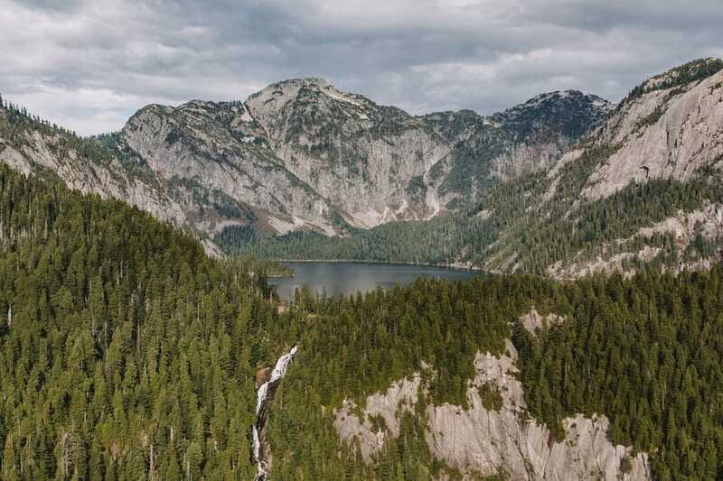 Vancouver: Helicopter Tour with Backcountry Beer Tasting - A small group helps keep the hour manageable
