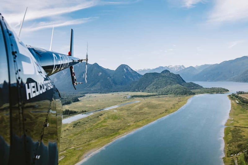 Vancouver: Helicopter Tour with Backcountry Beer Tasting - The 30-minute flight over the Coast Mountains