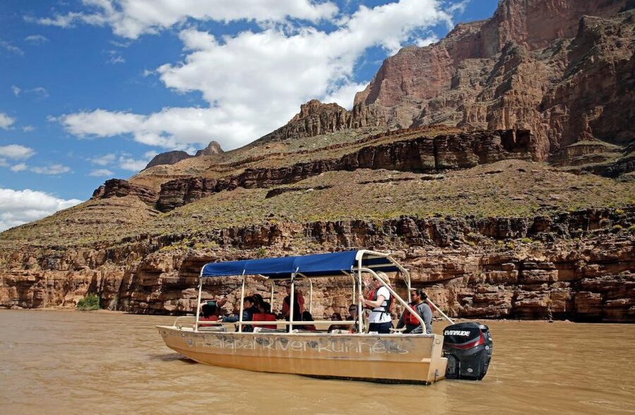 Vegas: Grand Canyon Airplane, Helicopter and Boat Tour - Weather, clothing, and identification