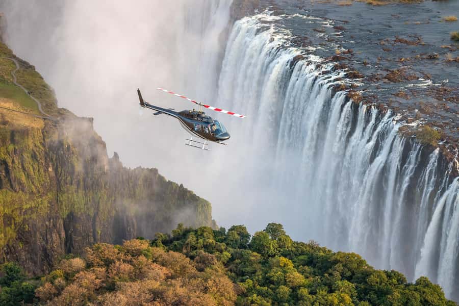 Victoria Falls Helicopter Flights - The 30-minute flight: the fullest view of the region