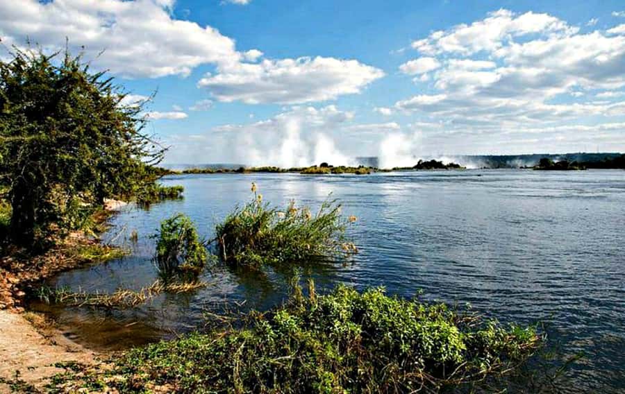 Victoria Falls Helicopter Tour - Walking The Cascades And Viewpoints