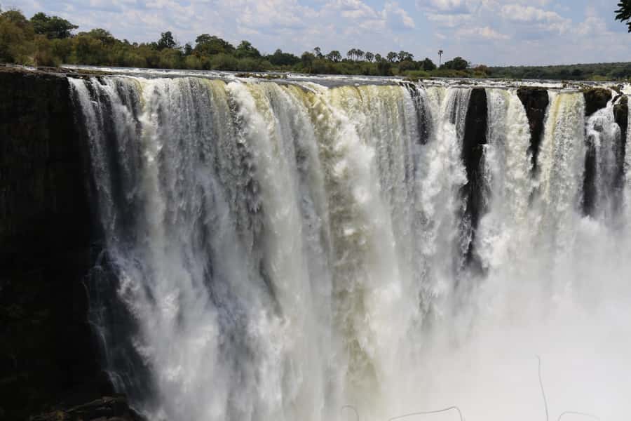 Victoria Falls Private Tour with Lunch & Helicopter Flight - The local market and the Big Tree