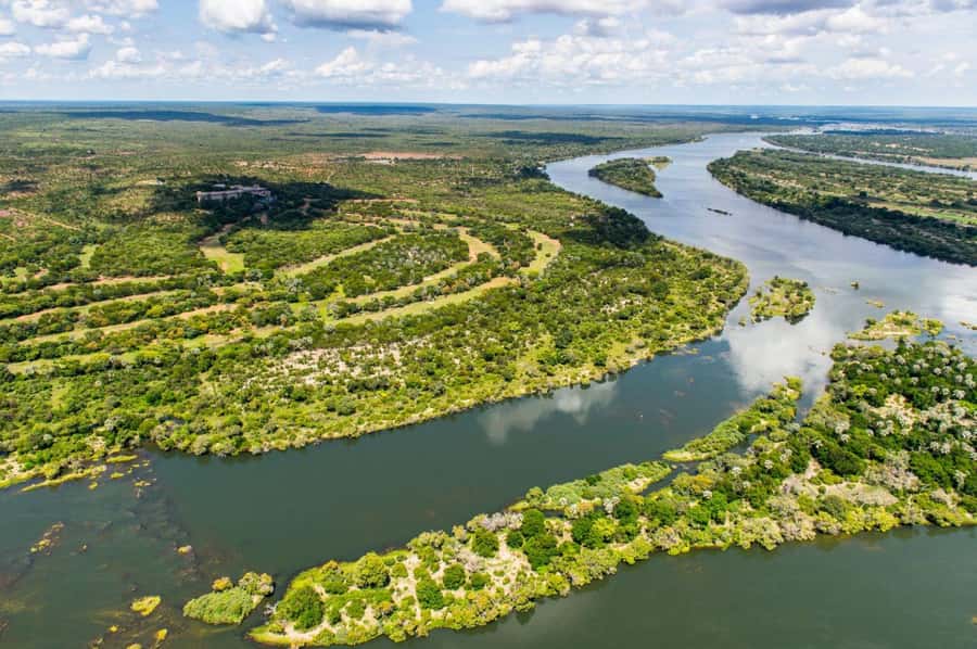 Victoria Falls Scenic Day Tour with Lunch & Helicopter Tour - Why this six-hour plan works
