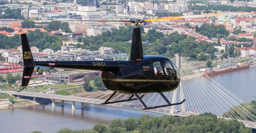 Warsaw: Helicopter Private Tour - From Your Hotel to Konstancin-Jeziorna
